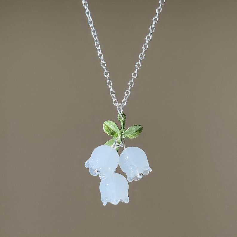 Vachana - Halsband i sterlingsilver 925 med liljekonvalj Clear glass lily