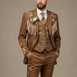 Men Designer 3Pc Brown Bespoke Country Western Suit Floral Flowers Embroidered Nudie Groomsmen Cowboy Cocktail Groom Wedding Prom Suit