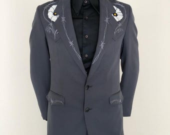 Men&#39;s Gray Floral Embroidered Western Suit: Custom Wedding Attire