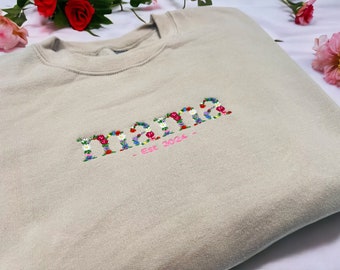 Embroidered Floral Mama Jumper | New Mum Gift | Embroidered Sweatshirt | Custom Jumper | Personalised Sweatshirt | Floral