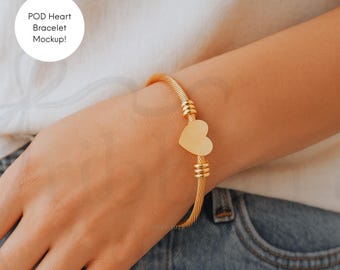 Mockup di braccialetto a forma di cuore Printify, mockup minimalista piatto, POD di mockup di gioielli, POD di gioielli, mockup per autunno inverno, foto stock di gioielli