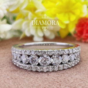Runde Moissanite Hochzeit Band Frauen, halbe Ewigkeit Micro Pave 3 Reihe Runde Diamant Band Frauen, 10K / 14K / 18K Weißgold Band, Versprechen Ring Her