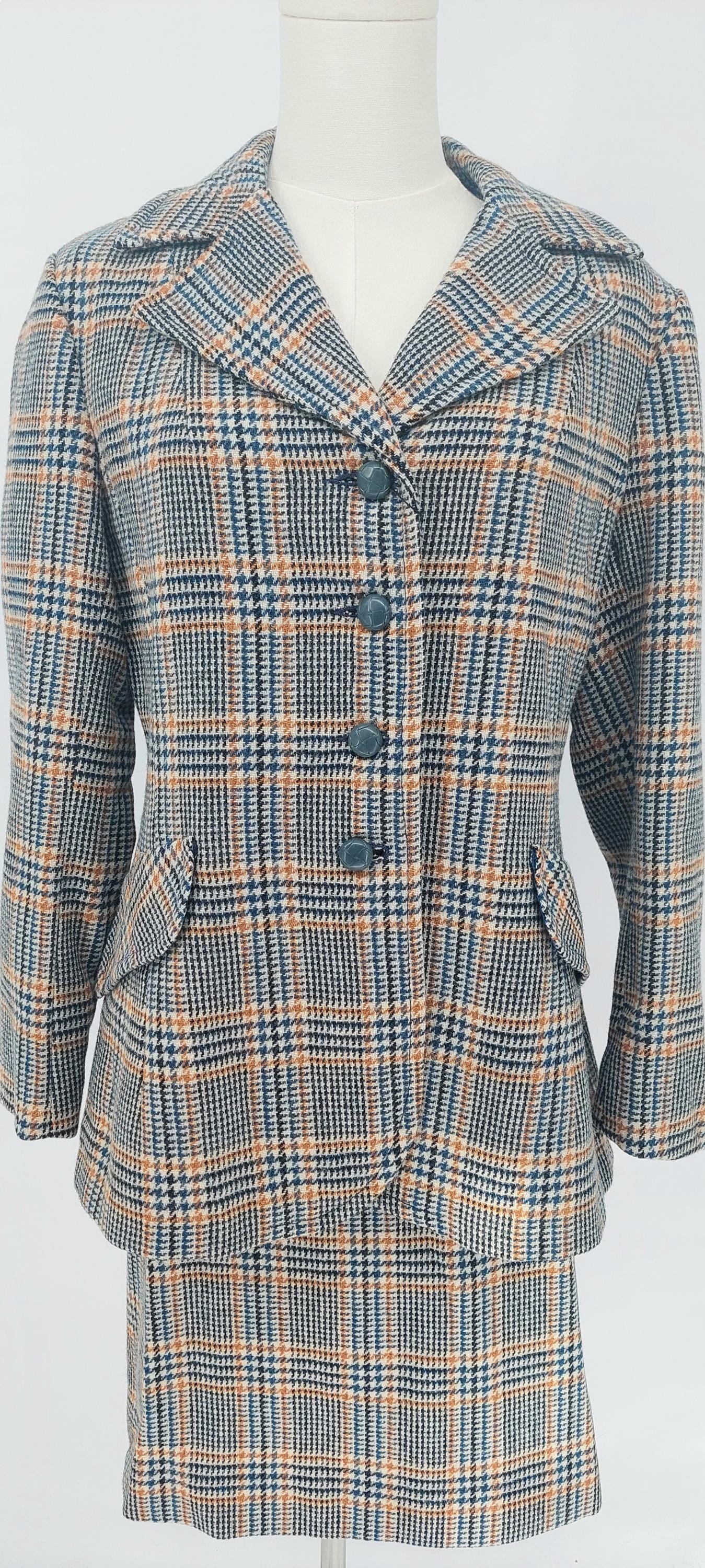 1970s Pure Wool Houndstooth Skirt and Jacket Blazer Set by Junior House