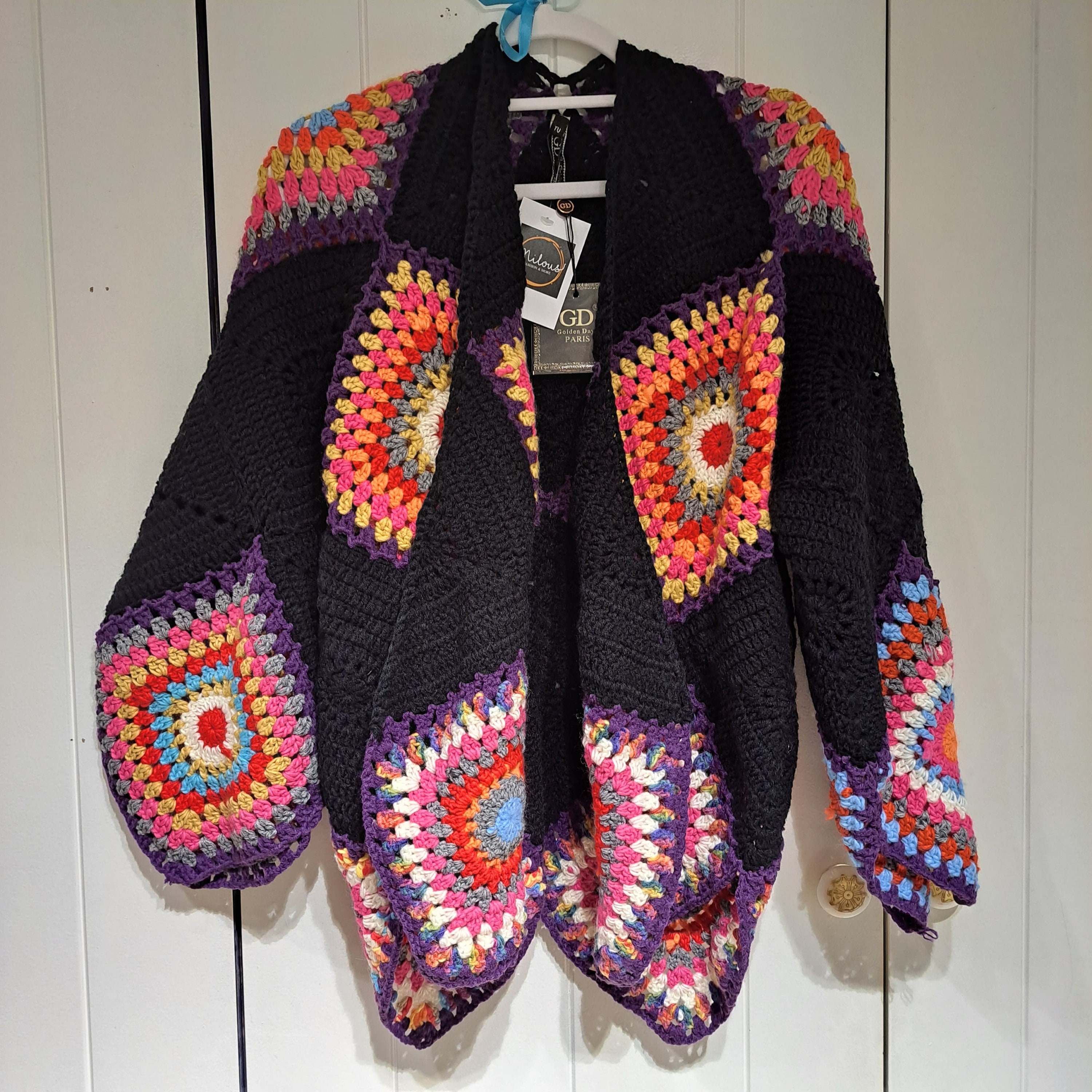 Manoush Gehaakte cardigan zwart-roze geborduurde letters casual uitstraling Mode Gebreide artikelen Gehaakte cardigans Manoush Gehaakte cardigan zwart-roze geborduurde letters casual uitstraling Mode Gebreide artikelen Gehaakte cardigans