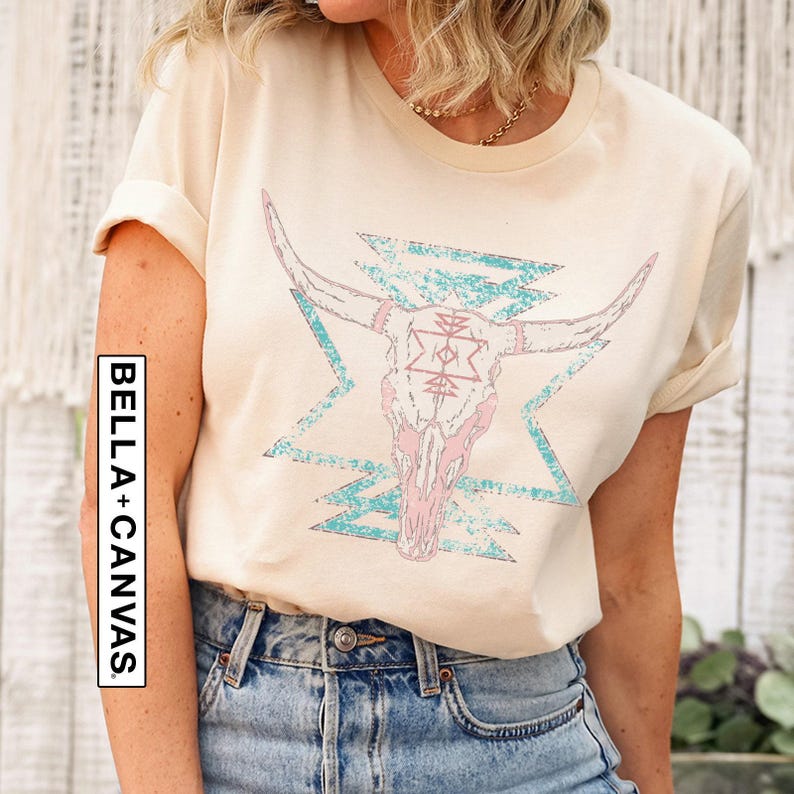 Camiseta Boho con calavera de vaca, camiseta con estampado western, camiseta con calavera de toro, camiseta de vaquera, camiseta country, camiseta de vaquero, camiseta de chica country, ropa western imagen 2