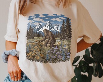 Vintage Sasquatch Shirt, Funny Cryptid Tee, Oversized, Womens, Mens, Comfort Colors T-shirt