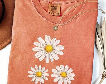 Comfort Colors Daisy Shirt, Boho Floral Graphic Tee, Retro Aesthetic Flower Shirt, Soft Washed Vintage T-Shirt, Spring Shirt for Women