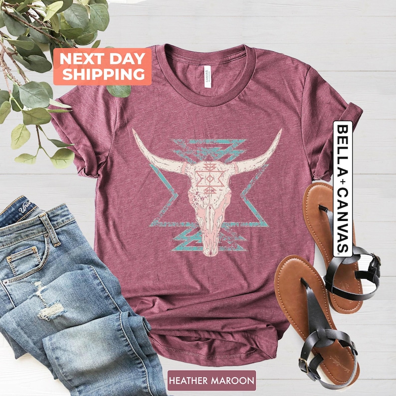 Camiseta Boho con calavera de vaca, camiseta con estampado western, camiseta con calavera de toro, camiseta de vaquera, camiseta country, camiseta de vaquero, camiseta de chica country, ropa western imagen 4