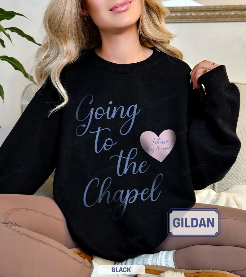 Sudadera nupcial personalizada "Camino a la capilla", atuendo para el día de la boda, regalo para recién comprometidas, novia personalizada, sudadera con capucha "Futura Sra." imagen 3