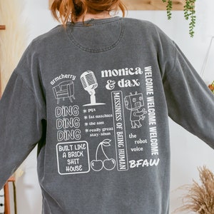 Poltrona Expert Back Of Comfort Colori Collage Armcherry Girocollo Regalo per Podcast Ascoltatore Podcast Fan Dax Shepard Monica Padman Cherry Tee