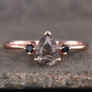 Anello di fidanzamento vintage in quarzo rutilato nero Anello in oro rosa Anello in spinello a forma di pera Anello Art Déco da donna Promessa regalo per lei Regali da donna