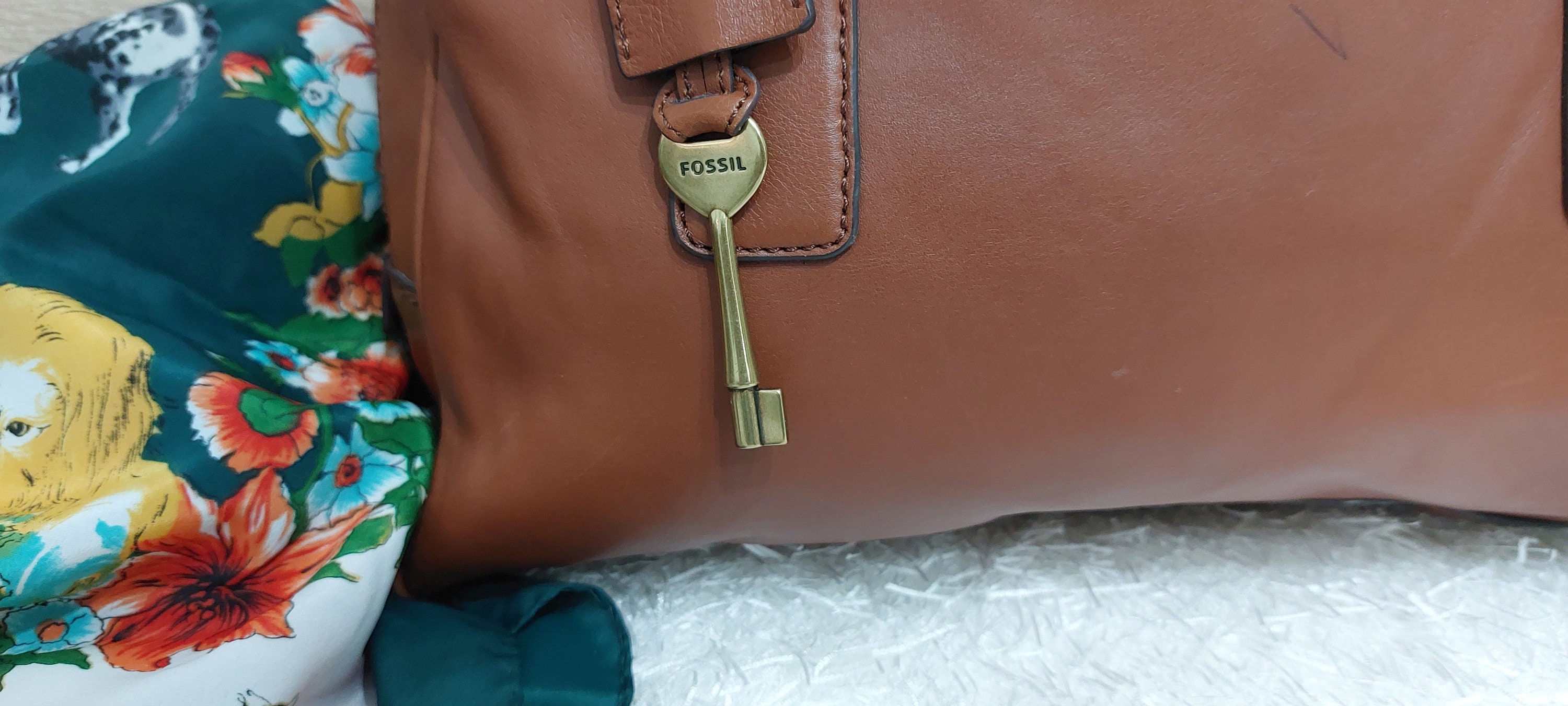 Tas fossil tote deals