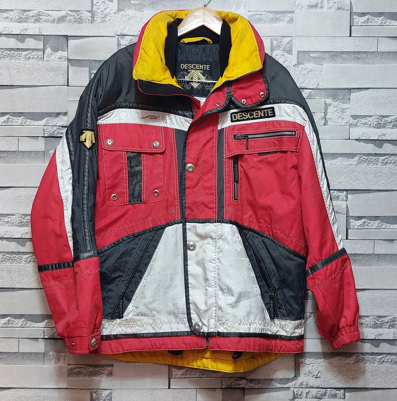 Vintage 90s DESCENTE Ski Jacket Size: M/ Antique Windbreaker DESCENTE Ski  Jacket/ Authentic Ski Jacket/ Retro Boho Hippie Ski Jacket - Etsy