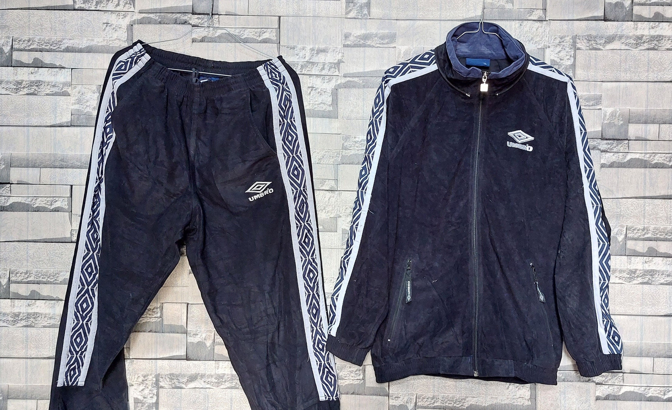 Antique UMBRO Jersey Tracksuit Size: XL/ Vintage Retro UMBRO Tracksuit/ Authentic Windbreaker Sports Tracksuit/ Vintage Clothing Men - Etsy Antique UMBRO Jersey Tracksuit Size: XL/ Vintage Retro UMBRO Tracksuit/ Authentic Windbreaker Sports Tracksuit/ Vintage Clothing Men - Etsy