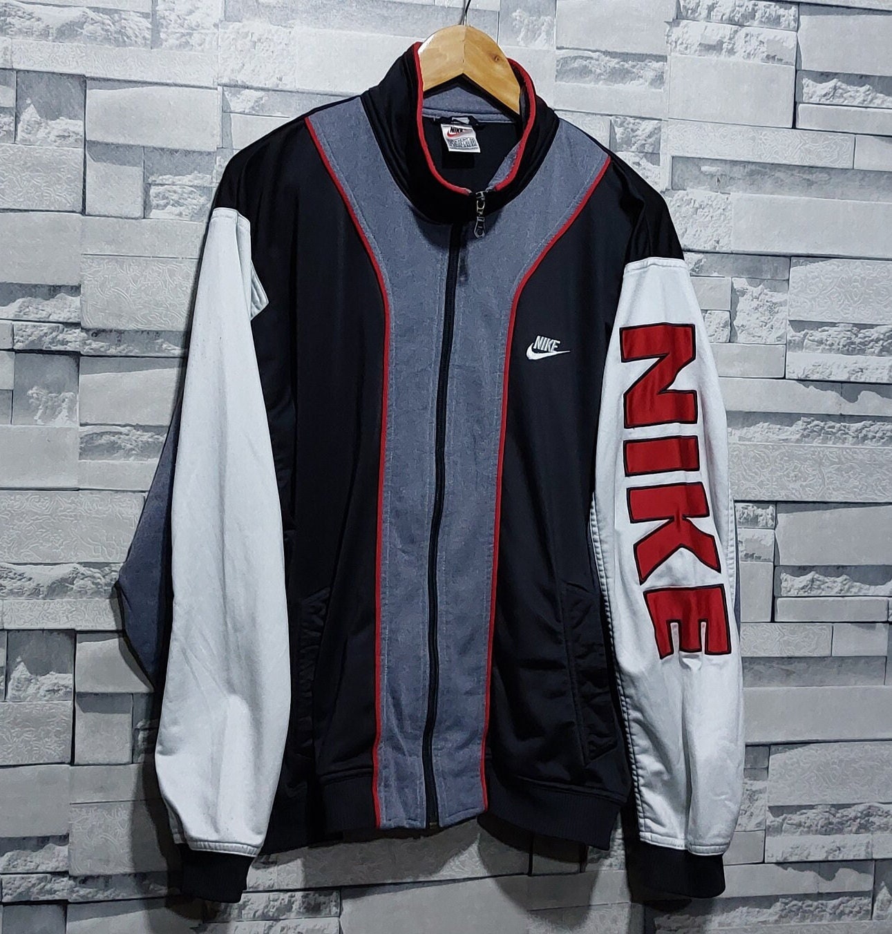 Vintage 90s Nike Sports Jersey Jacket Size: L/ Antique Nike Vintage 90s Nike Sports Jersey Jacket Size: L/ Antique Nike