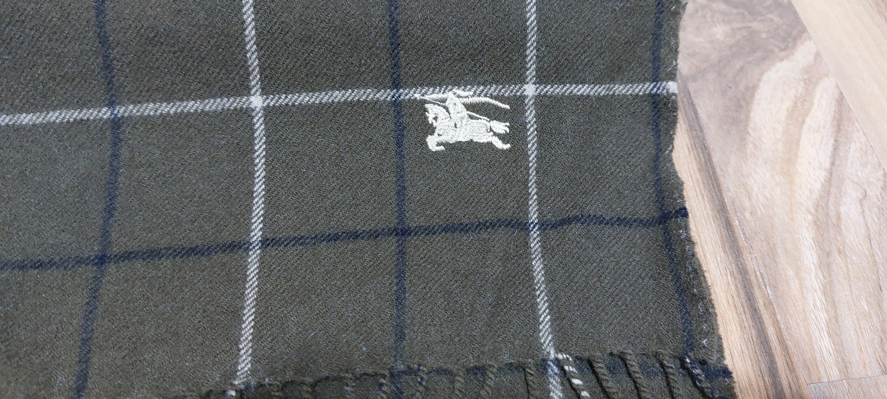 Burberry scarf best sale silver