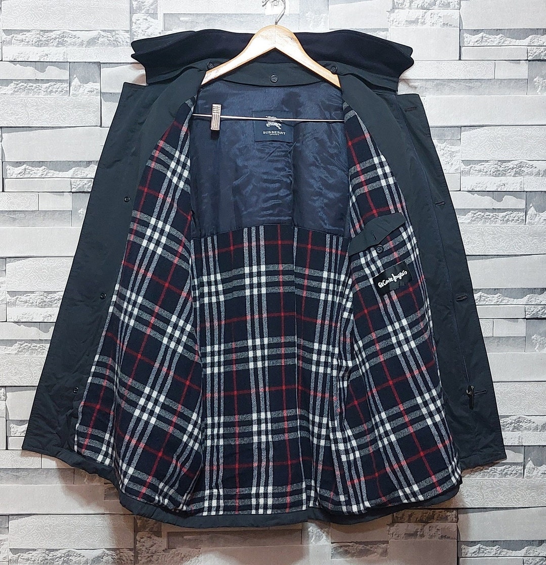 Authentic Burberry Jacket Size: 6/ 1X/ 2X/ Vintage Burberry Authentic Burberry Jacket Size: 6/ 1X/ 2X/ Vintage Burberry
