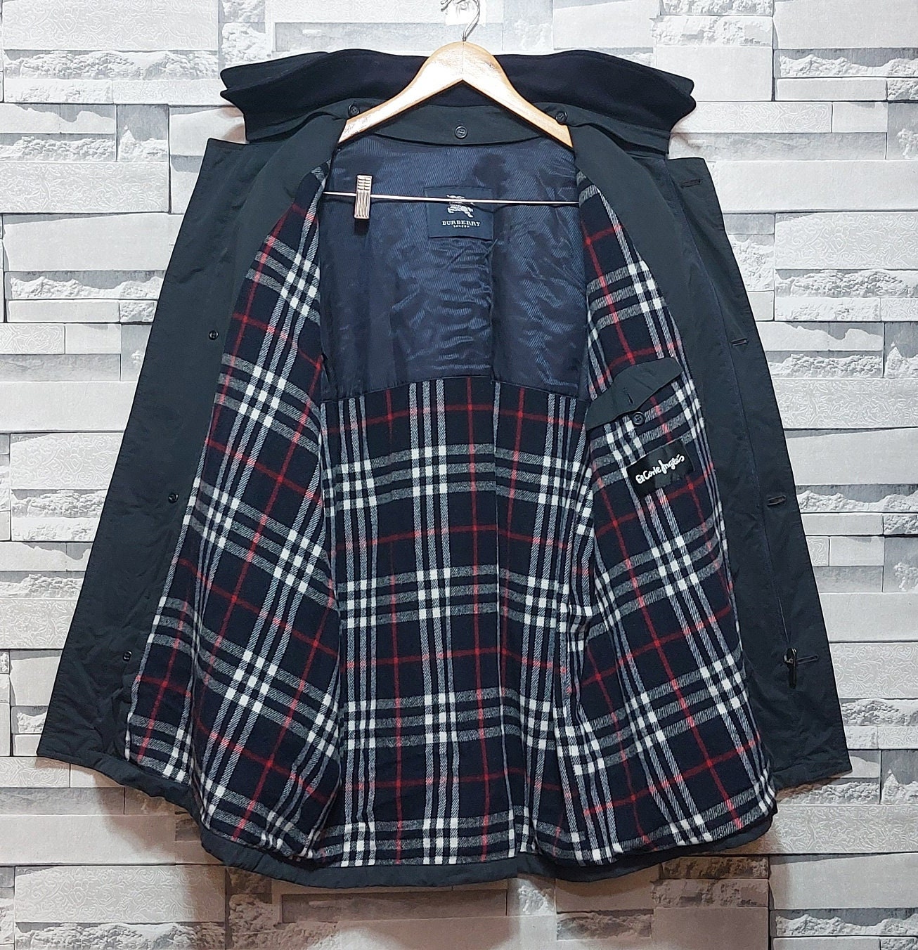 Authentic Burberry Jacket Size: 6/ 1X/ 2X/ Vintage Burberry Authentic Burberry Jacket Size: 6/ 1X/ 2X/ Vintage Burberry