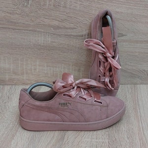 Pink puma shoes with hotsell ribbon