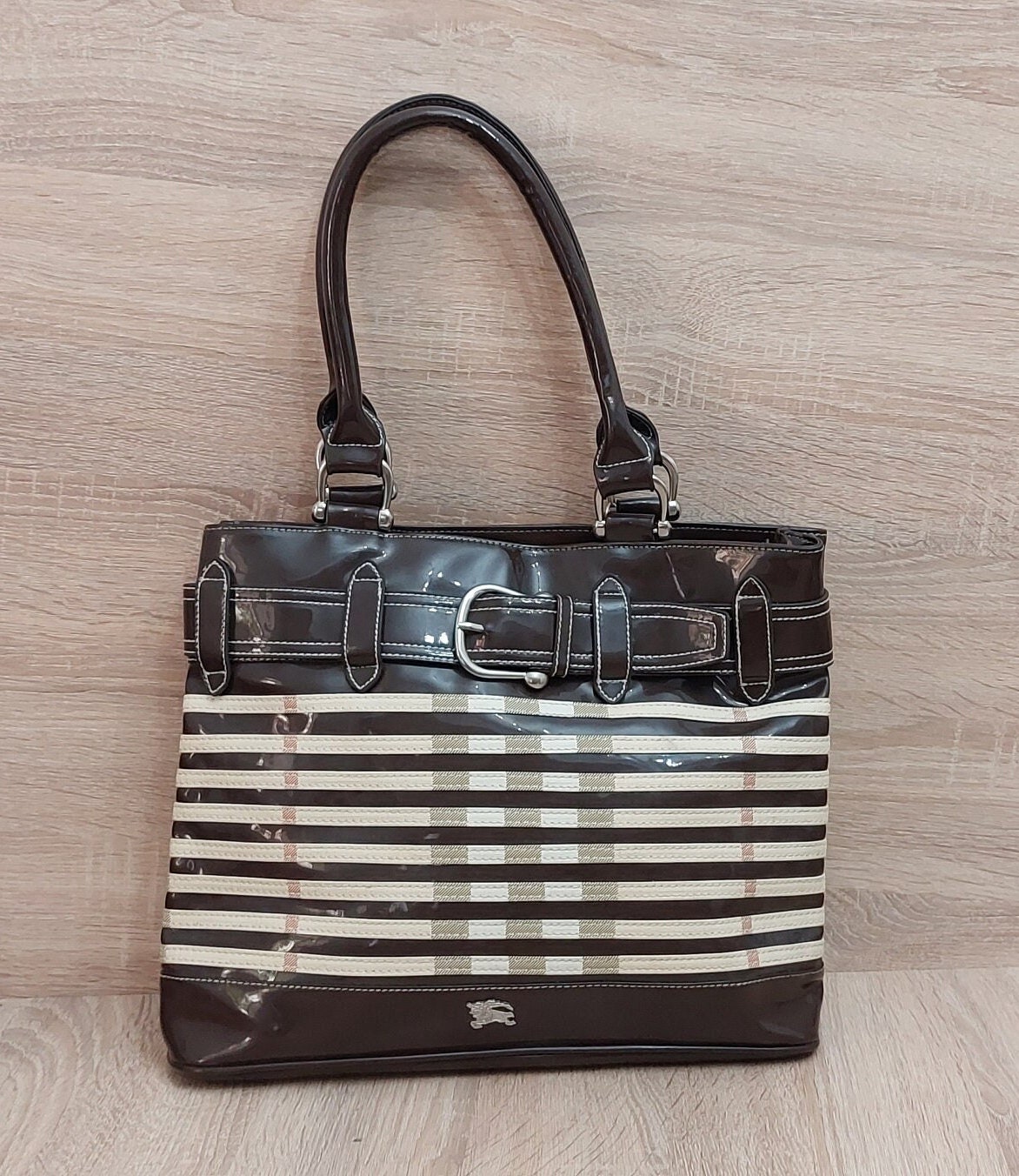 Burberry Handbags at Rs 1200/piece | Women Hand Bags in Mumbai | ID:  27162658297