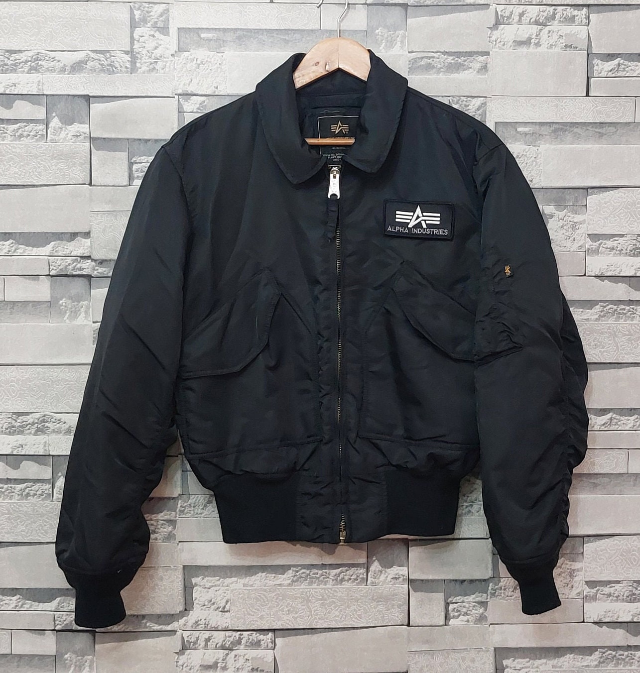 Alpha industries shop jackets uk