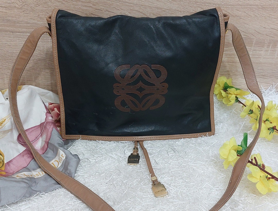 Autentico bolso de cuero LOEWE Bolso LOEWE vintage de los anos 90 Bolso de hombro delantero con logo retro LOEWE Bolso de mano Loewe de lujo Bolso de regalo antiguo Loewe Etsy Espana
