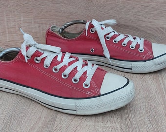 Faded red converse sale