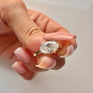 14k Gelbgold Oval Solitär Ring / Funkelnder Moissanite Diamant Eleganter Ehering / Perfektes Verlobungsgeschenk für Sie / Tochter Geschenk