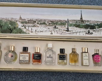 Conjunto de botellas de perfume francés vintage en miniatura. Les Meilleurs Parfums de París