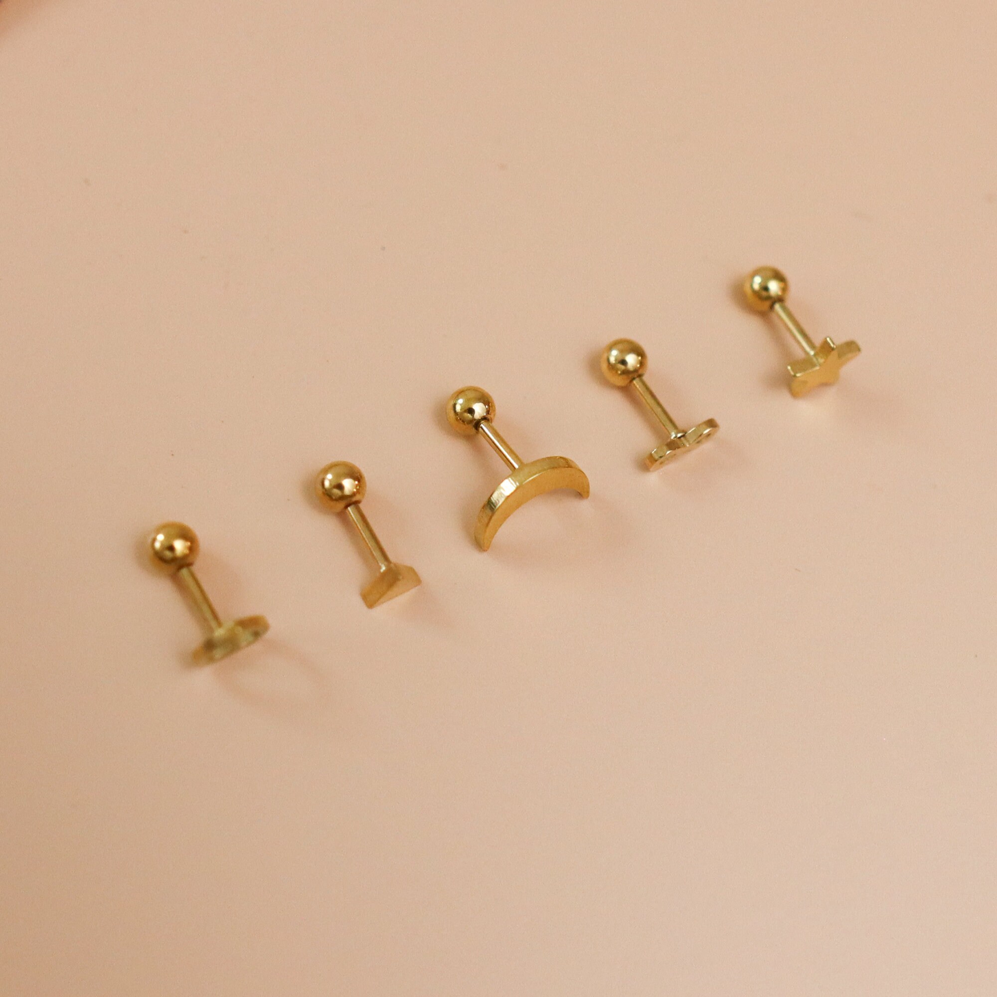 Orecchini a perno con chiusura a vite in zircone e fiori in titanio, anti-ossidazione, orecchini in titanio di grado implantare impermeabili, stile vintage, minimalisti - Italia