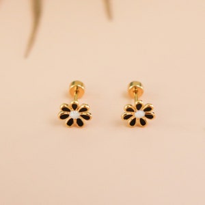 Titanium Daisy Flower Screw Back Stud Earrings, Non Tarnish Earrings, Implant Grade Titanium Waterproof Earrings, Minimal Earrings