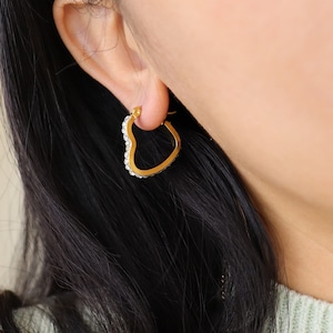 Titanium Zircon Heart Hoop Earrings, Non Tarnish Earrings, Implant Grade, Waterproof, Vintage Style Earrings, Minimal Earrings