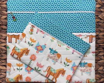 Farm Quilt Project Bag>Quilted>Tulip Zipper Pull>Full Fabric>Spring>Cross Stitch>Patchwork>Pig>Horse>Cow>Summer