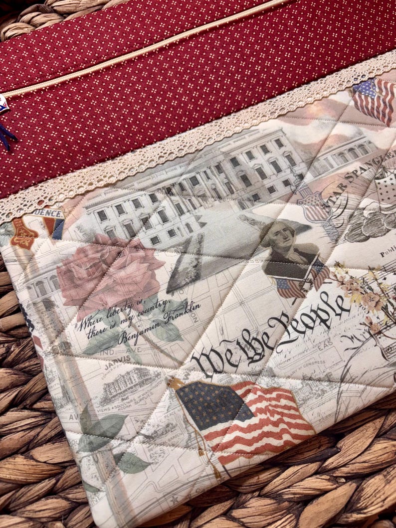 We the Stitchers Projekttasche>Gequiltet>USA Zipper Pull>Voller Stoff>Kreuzstich>Nähen>Kurzwaren>Nähen>Sommer>Frühling>America>250>Juli Bild 4