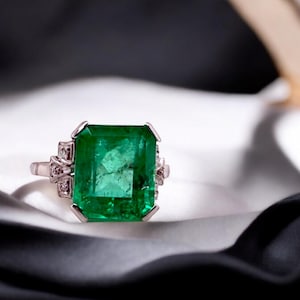 Gia Platinum Art Deco 5.47 Carat Colombian Emerald Ring