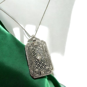 Art Deco White Gold Filigree Necklace