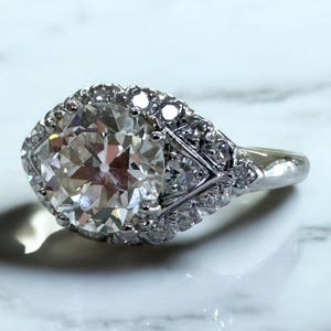 Vintage Art Deco 1.73 Carat Platinum Engagement Ring Gia