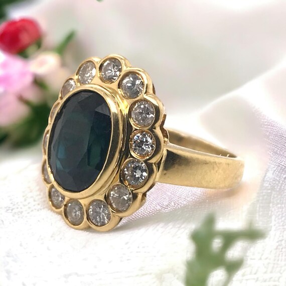 18k Yellow Gold Sapphire & Diamond Halo Ring