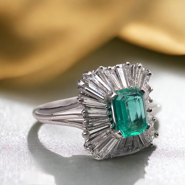 Retro Era Platinum Ballerina Style Colombian Emerald & Diamond Cocktail Ring