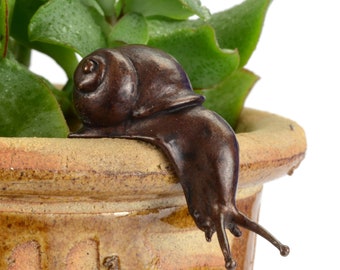 Bronze Snail Sculpture: Hot-Cast Bonsai Garden Art
