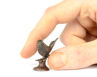 Miniature Bronze Kingfisher Sculpture: Collectible Bird Figurine
