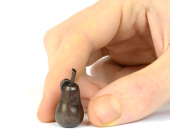 Miniature Bronze Pear Sculpture: Collectible Bonsai Figurine