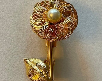 Wire Flower Wild Flower Vintage Brooch Gold tone Spring Brooch Floral Brooch Flower Lapel Pin Vintage Jewelry Unique 70's Brooch boutonnière