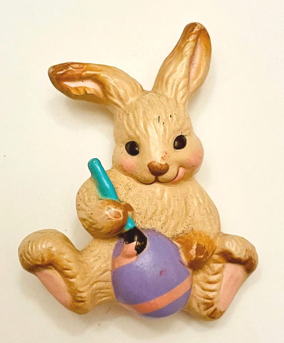 Vintage Hallmark Easter Bunny Pin: 1986 Rabbit Br… - image 1