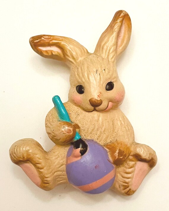Vintage Hallmark Easter Bunny Pin: 1986 Rabbit Br… - image 5