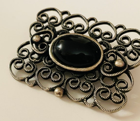 Vintage Brooch Victorian Signed Gio faux Onyx Bro… - image 3