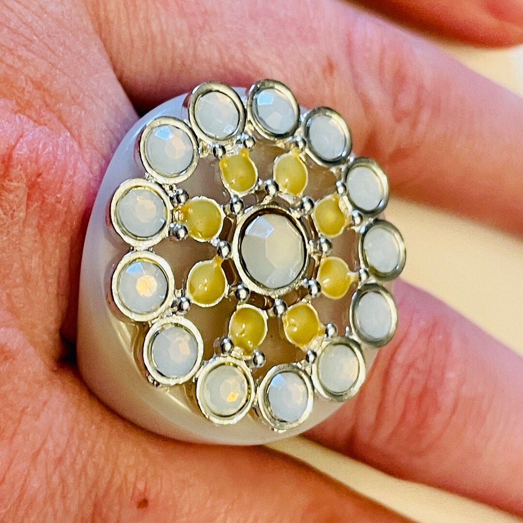 Bisque White Ring Statement Ring Vintage Ring Lucite Ring Y2K Ring 90s ...