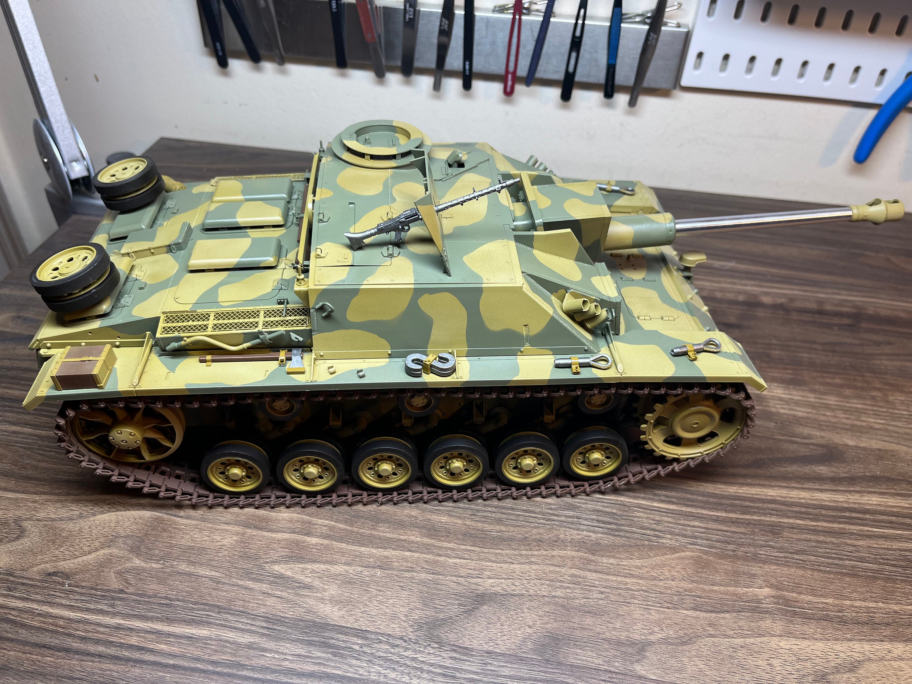 Maquette StuG III Version G, échelle 1/16, Das Werk/Takom, Avec Bonus Black Dog
