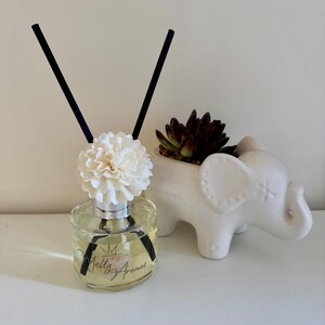 Blooming Solo Flower Reed Diffuser| Melty Aromas| Home Decor| Pure Fragrance Oil| Thick Reeds