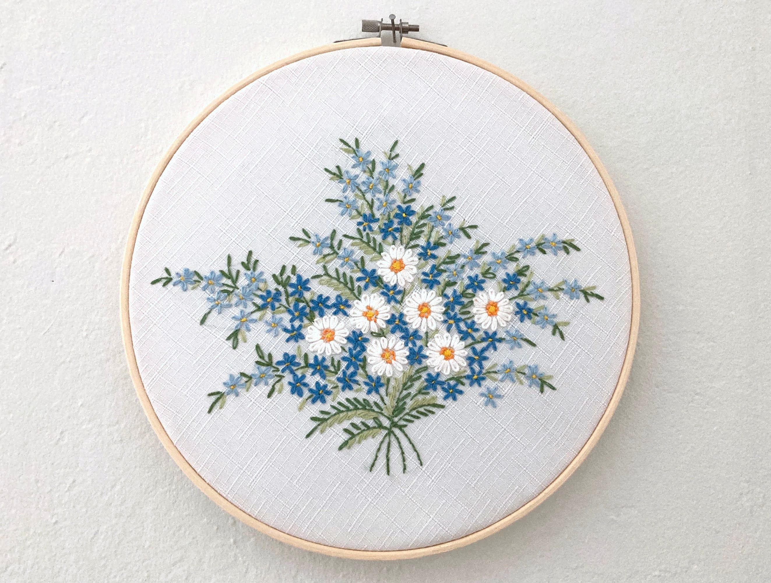 Daisy Bouquet Finished Embroidered Hoop Wall Hanging, Embroidery Wall Decor, Floral Embroidery